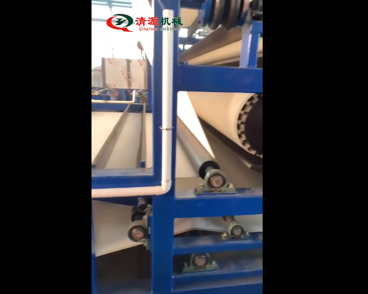洗砂污水帶式壓濾機(jī)試機(jī)現(xiàn)場(chǎng)
